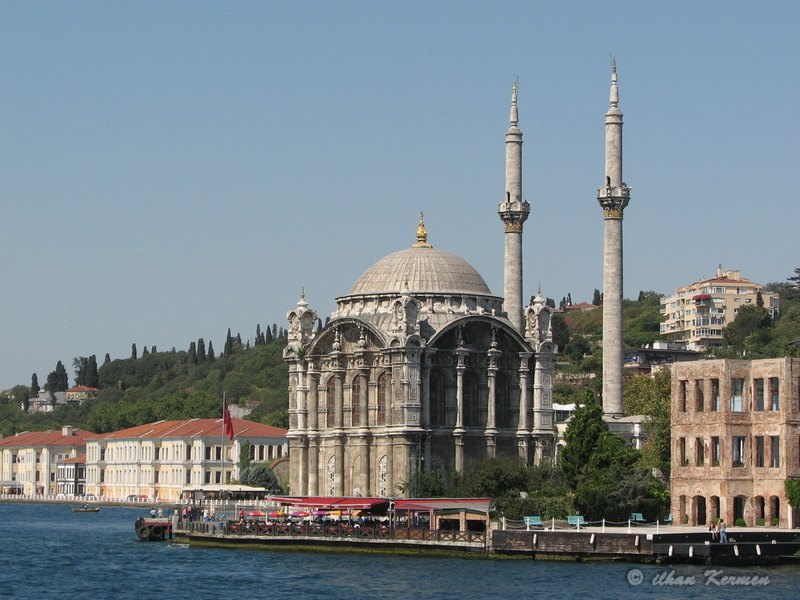 Ortaköy Cami